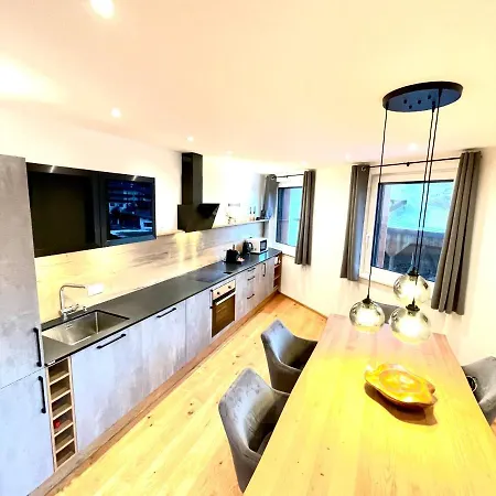 Apartment Royal Swan Appartement, Tirol *