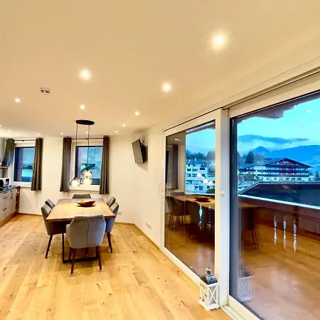 Apartment Royal Swan Appartement, Tirol Fuegen